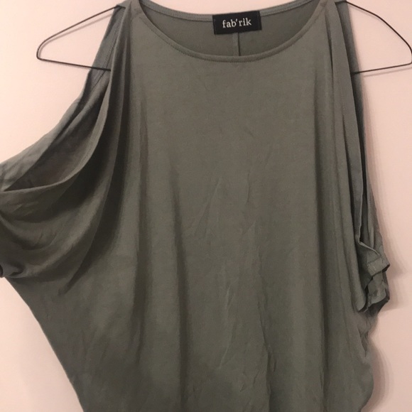 Fab’rik Gray-Blue Cold Shoulder Short Sleeve top. - Picture 1 of 5